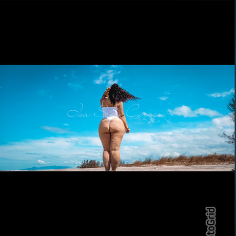 Isa Sexy Curves nude star photos