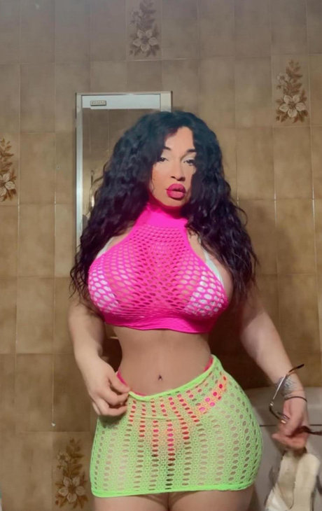 Busty Latina hot star gallery