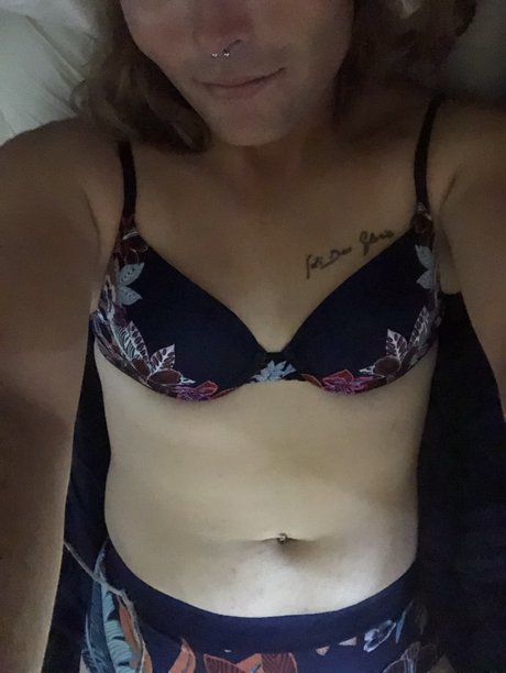 ScarlettZ perfect pornstar img