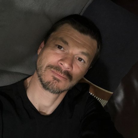 model hommedevetu model top picture