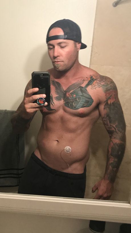 MmmthatMatt model xxx gallery