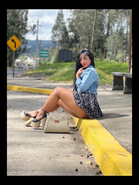 ITATI model art picture