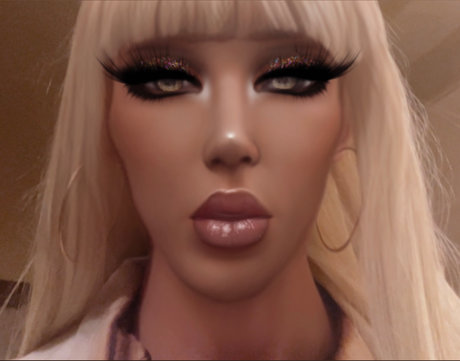 Hung Ts cougar star exclusive pics