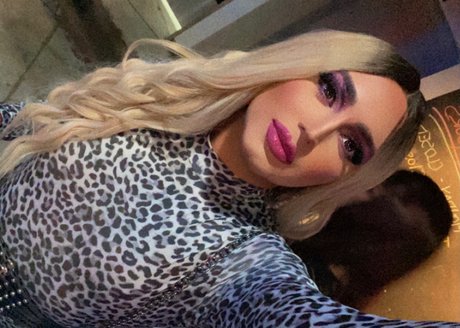 _MISTRESS XTINAX_ model top pic