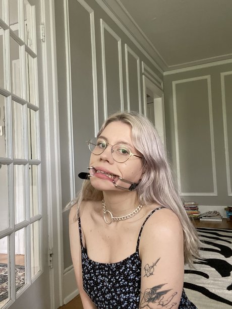 Punish Honey porn actress pic