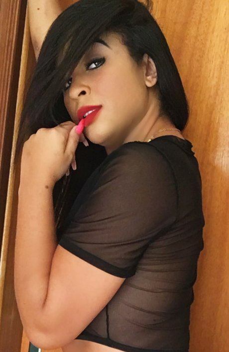 Morena Flor model best photo