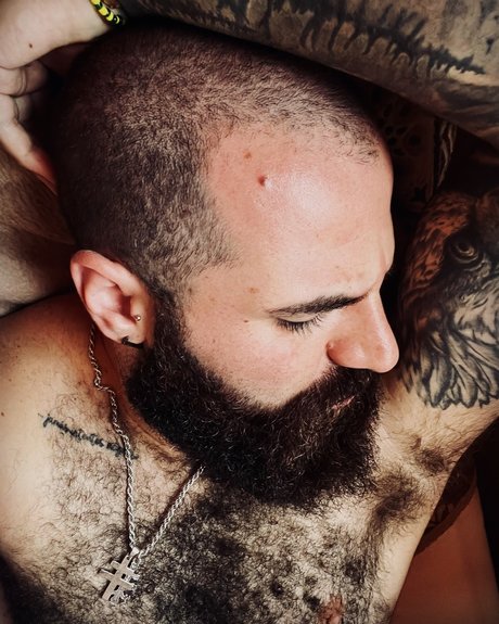 MorboTf model pretty photo