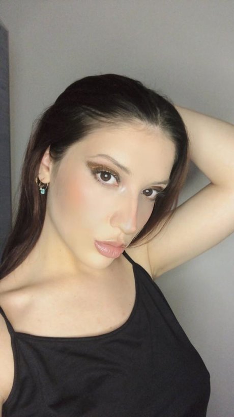 Moraly model perfect img