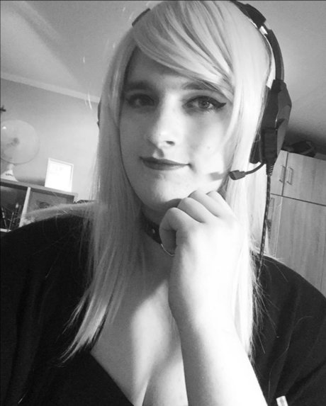 Hokku hot model photos