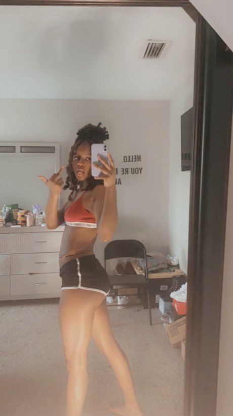 Sweet Pussy Moni_ model nice picture