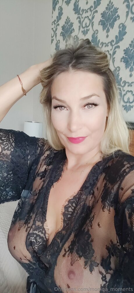 Moniqa free model photo