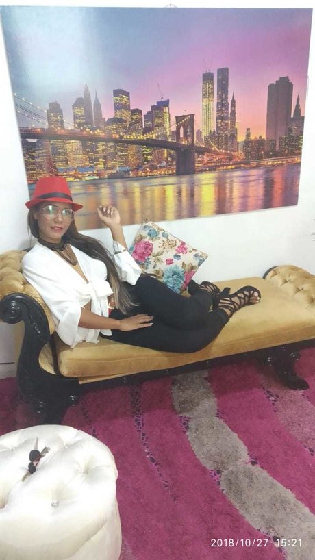 MonikaHot model nice picture