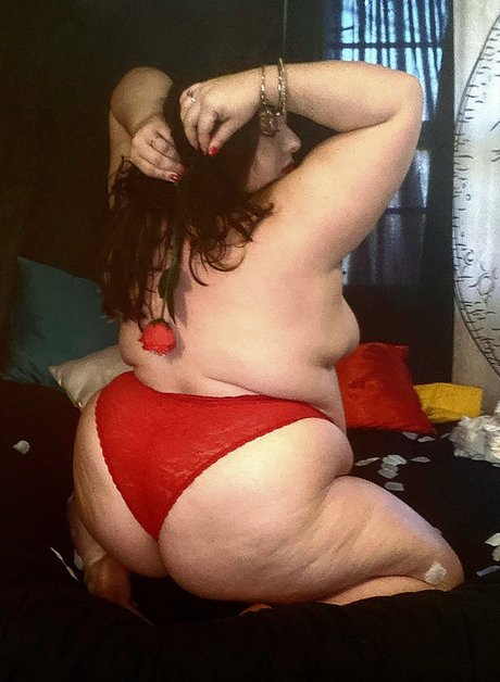 Molly Mirage Mind Control model adult images