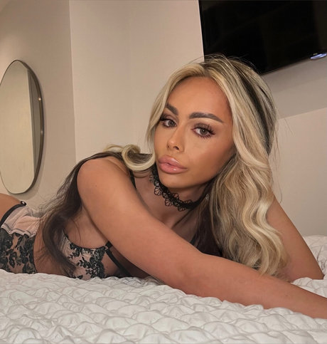 Mollie_ art model galleries