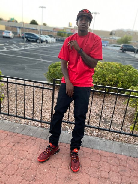 MrDickEmDown pretty star photos