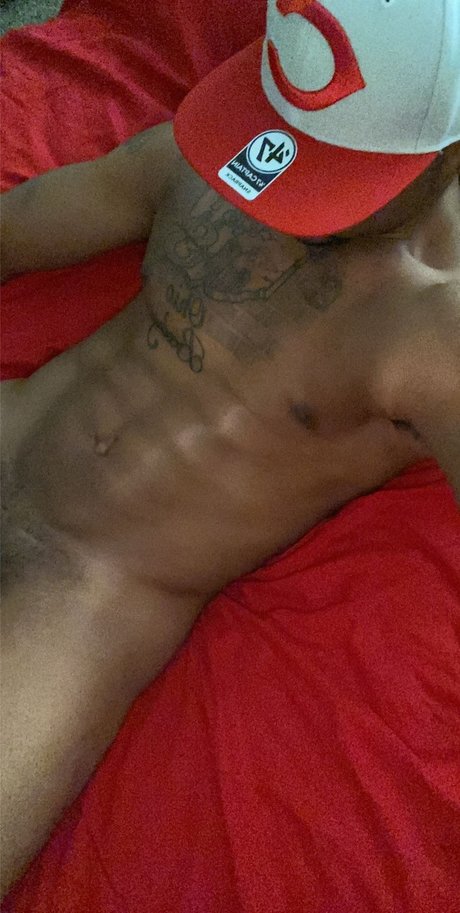 Aaron Bray nudes star img