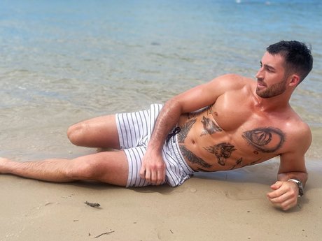 Pretty Boy nudes model galleries