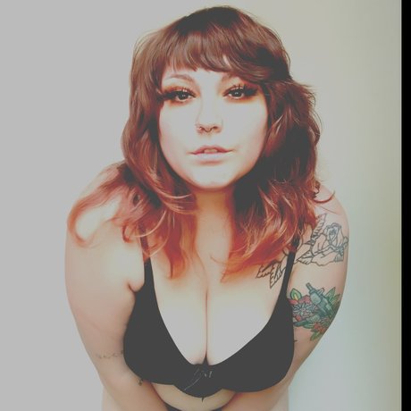 Mori Summer sexy actress img