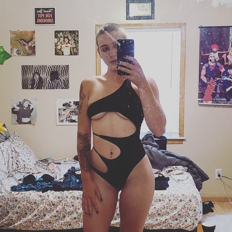 Buuberry sexy actress pics