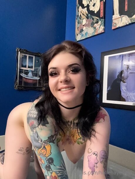 HALLE HAYES free model picture