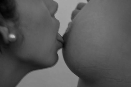 Lesbian naked_ star pornographic pic