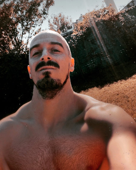 FootDom beautiful star pic