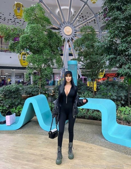 mari mis model sex picture