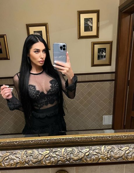 mari mis pornstar adult photo