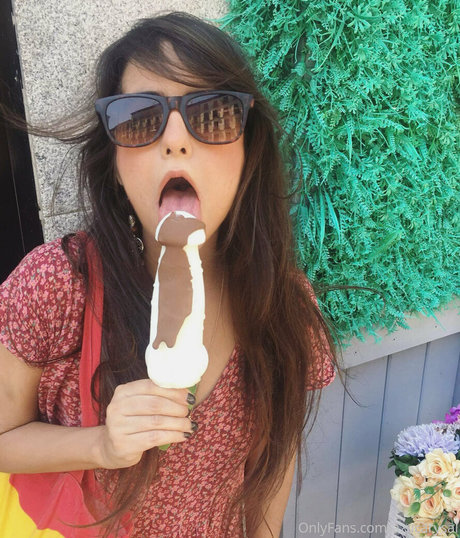 Azucarysal top actress photos