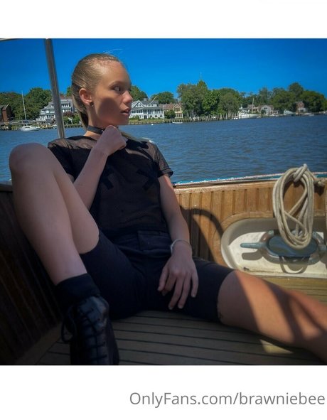 Brawniebee pornstar sex gallery