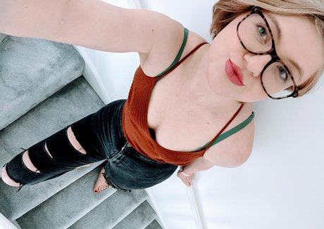 ragemaidenfree hd pornstar image