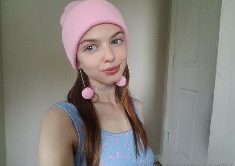 clairebear rawrfree pretty pornstar pic