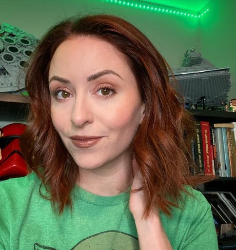 Mollie Damon exclusive actress picture