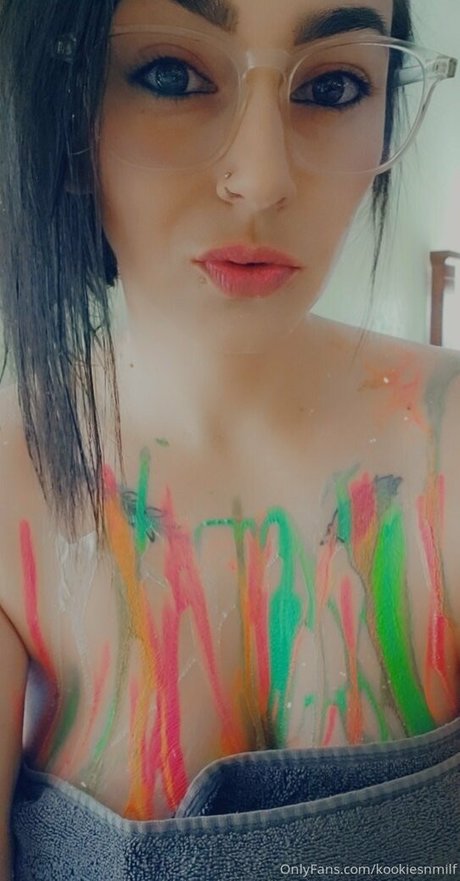 kookiesnmilf model top photos