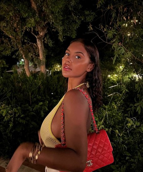 aaliyahceilia model naked gallery