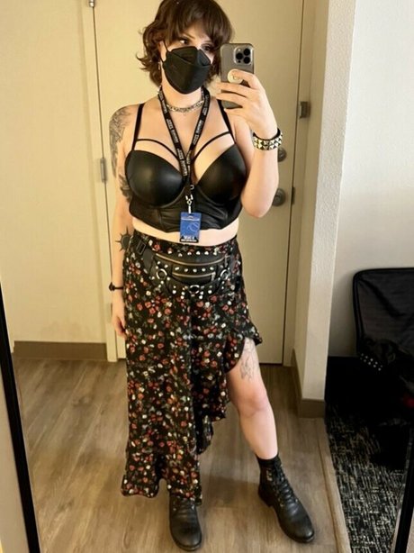 Bloodberry Tart exclusive pornstar images