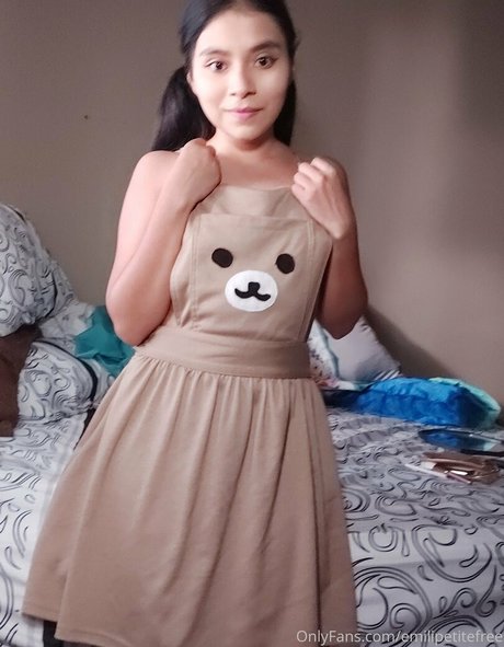 emilipetitefree model nice pictures