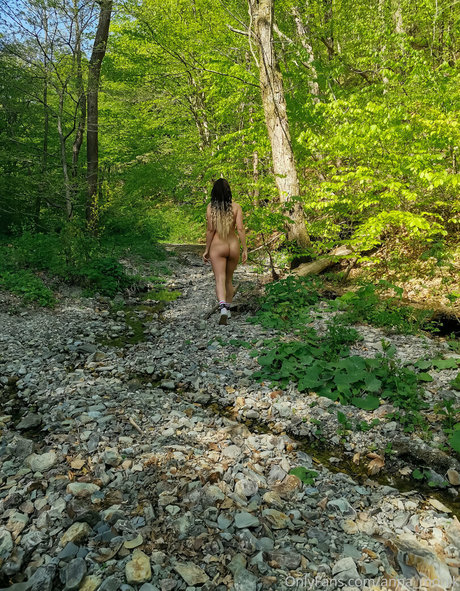 anna monik naked pornstar image