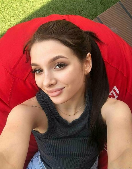 emma gucci free model archive