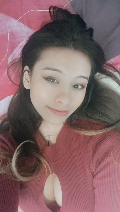 lewdgamermel erotic model pic