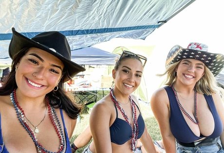 Sierra Bellingar nude model pic