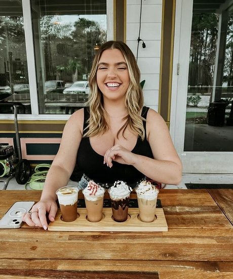 Sierra Bellingar nice pornstar picture