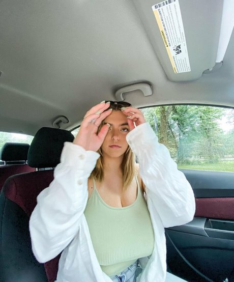 Sierra Bellingar perfect pornstar img