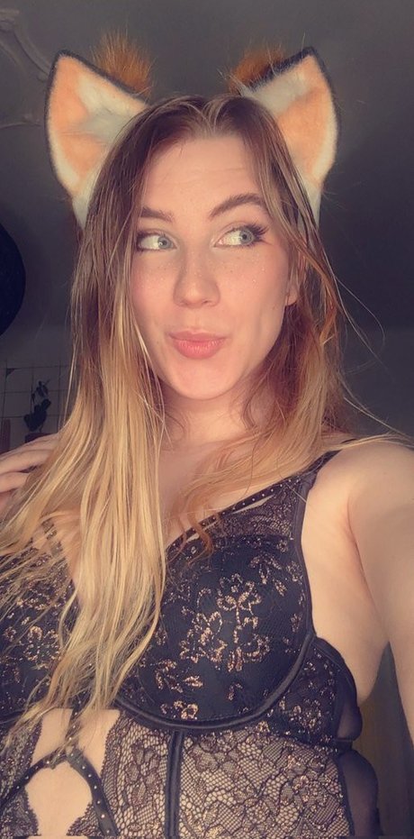 Qtee Foxx porn star image