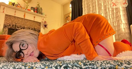 djsnarklepony model best pic