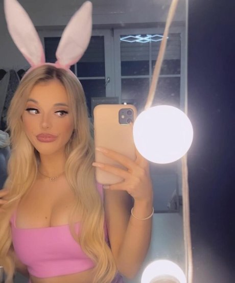 ellenofficial model nude img