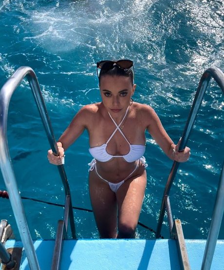 ellenofficial model gallery