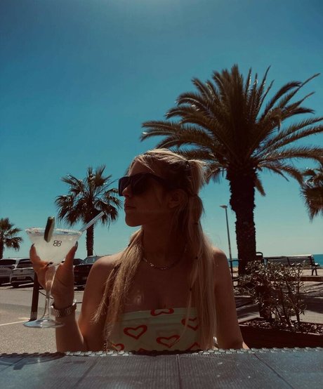 ellenofficial pornstar sex pics