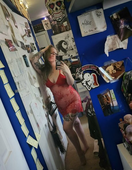 daninoir1 naked actress pic