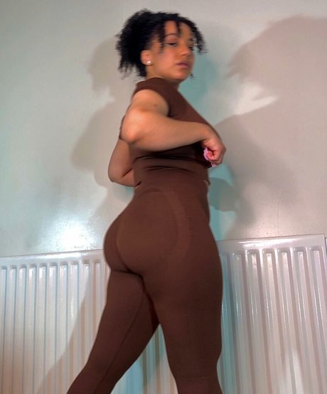 Feelinfree model xxx gallery